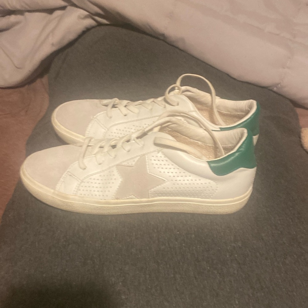 Vintage Havana size 7 sneakers